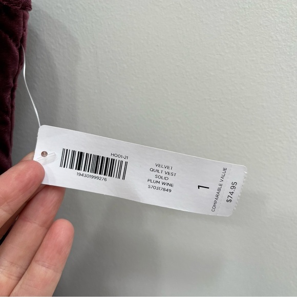 Chico's Quilted Velvet Vest Plum Wine Maroon Size 1 US Small NWT - Picture 4 of 8